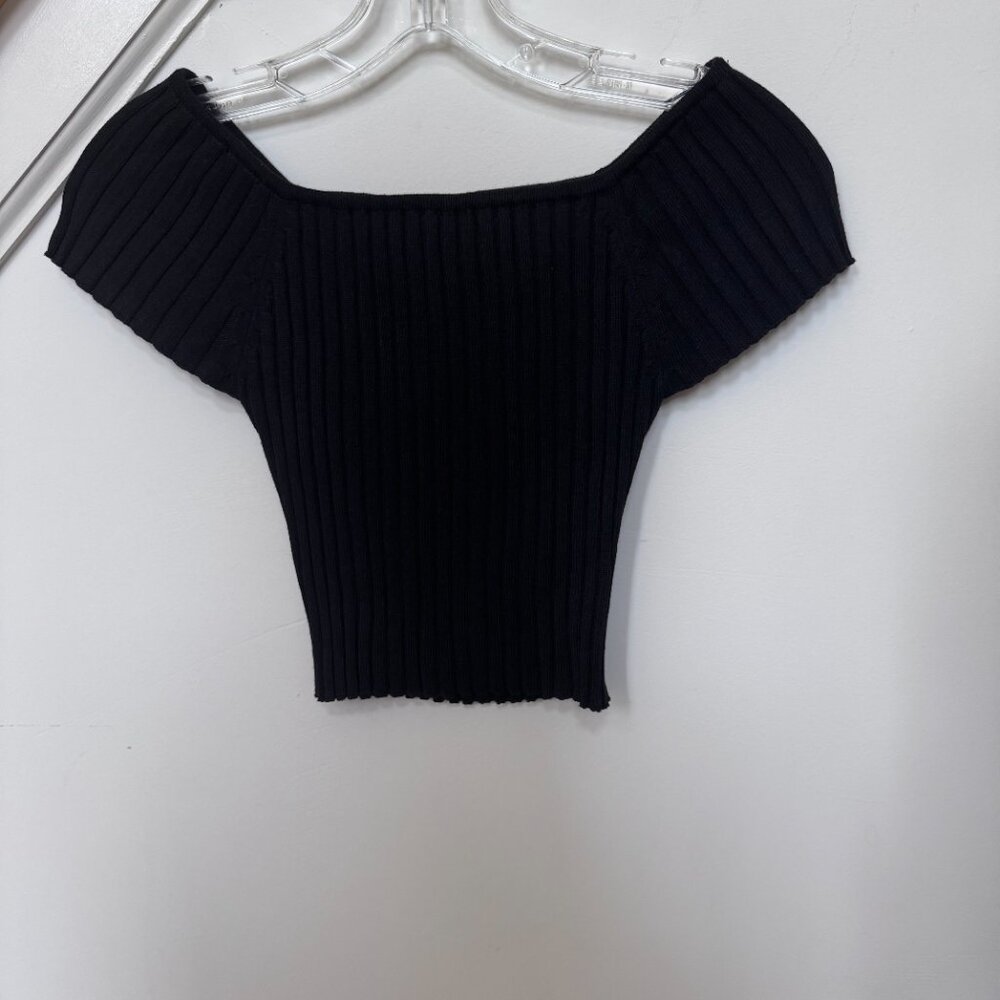 Black Ribbed Knit Crop Top - Picture 6 of 8